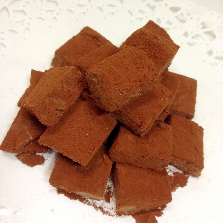 材料4つ 生チョコふうなチーズチョコ 甘しょっぱ レシピ 作り方 By 青色カエル 楽天レシピ 材料4つ 生チョコふうなチーズチョコ 甘しょっぱ レシピ 作り方 By 青色カエル 楽天レシピ